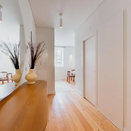 아파트 Mary Orange - No 236 Rc E - Elegant Two-bedroom Urban Retreat 리스본