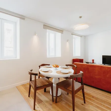 Mary Orange - No 236 Rc E - Elegant Two-bedroom Urban Retreat 리스본