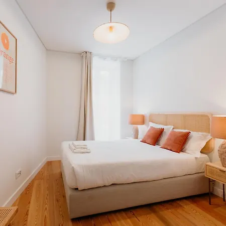Mary Orange - No 236 Rc E - Elegant Two-bedroom Urban Retreat דירה ליסבון