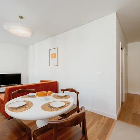 Mary Orange - No 236 Rc E - Elegant Two-bedroom Urban Retreat דירה *